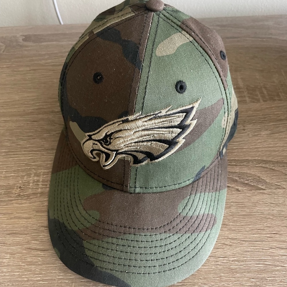 CAMO EAGLES FITTED HAT SIZE 7 1/8   59 FIFTY BRAND